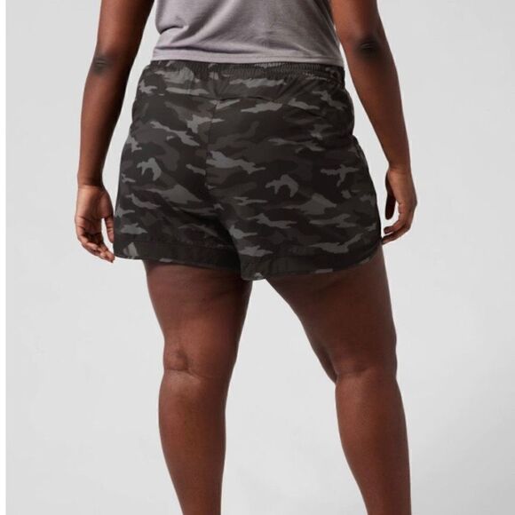 Athleta Camo Mesh Racer Run Shorts 4” | 1X - Picture 1 of 5